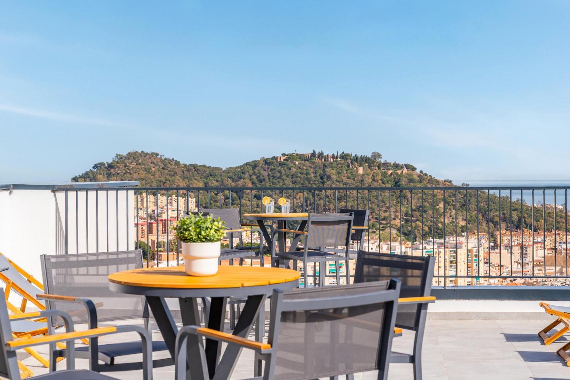 Malaga Tower View Apartment Exterior photo