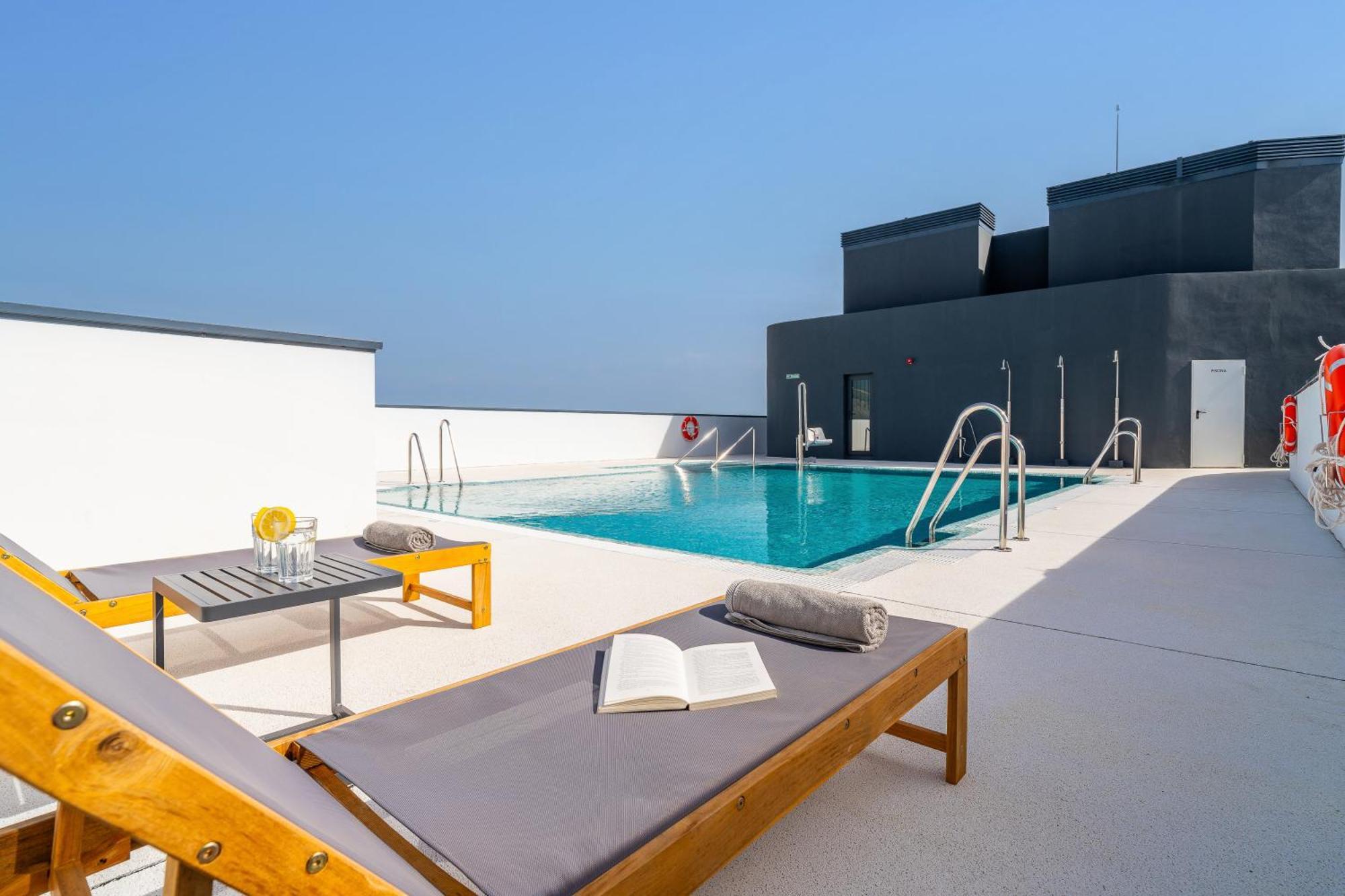 Malaga Tower View Apartment Exterior photo