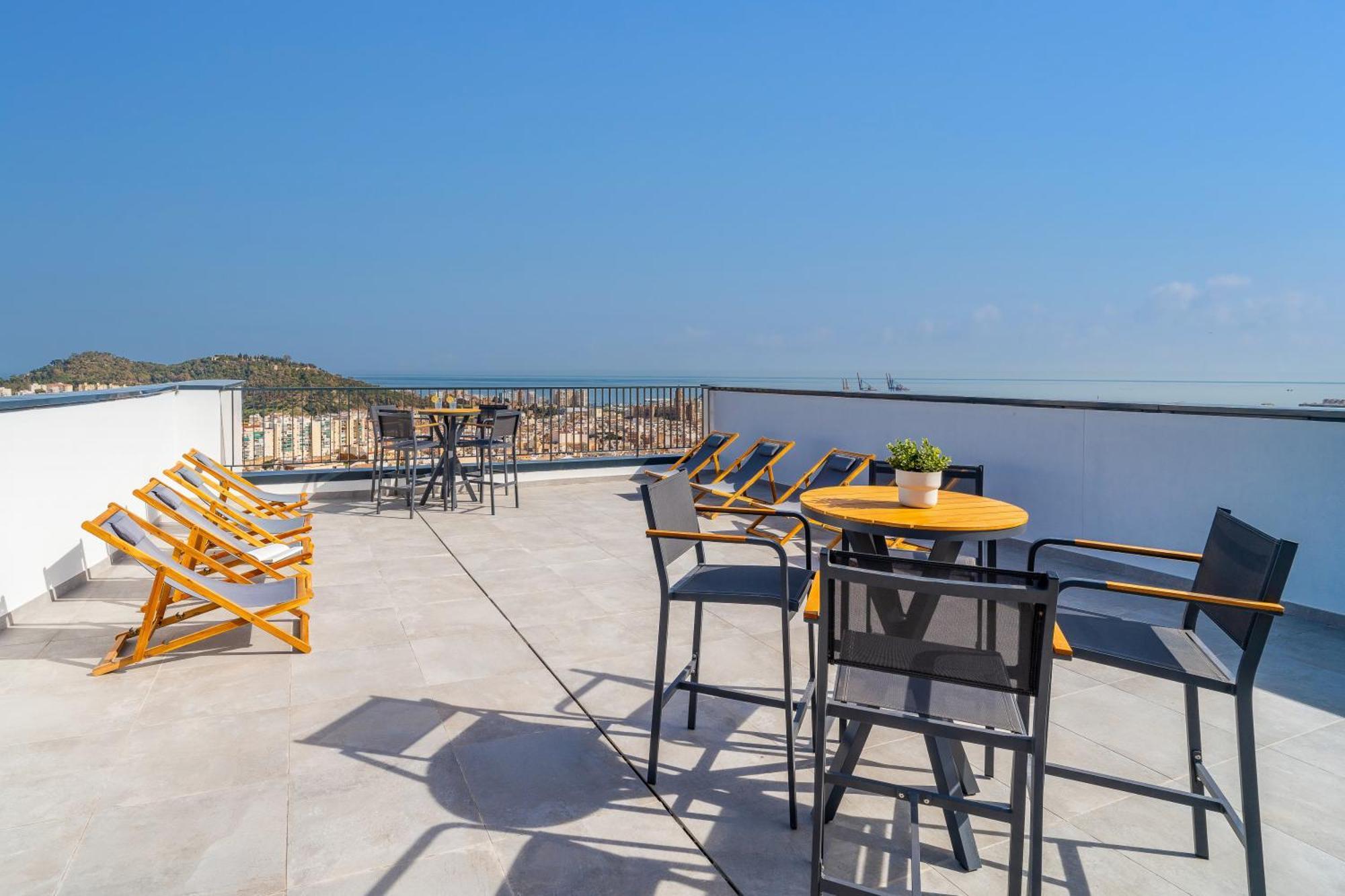 Malaga Tower View Apartment Exterior photo